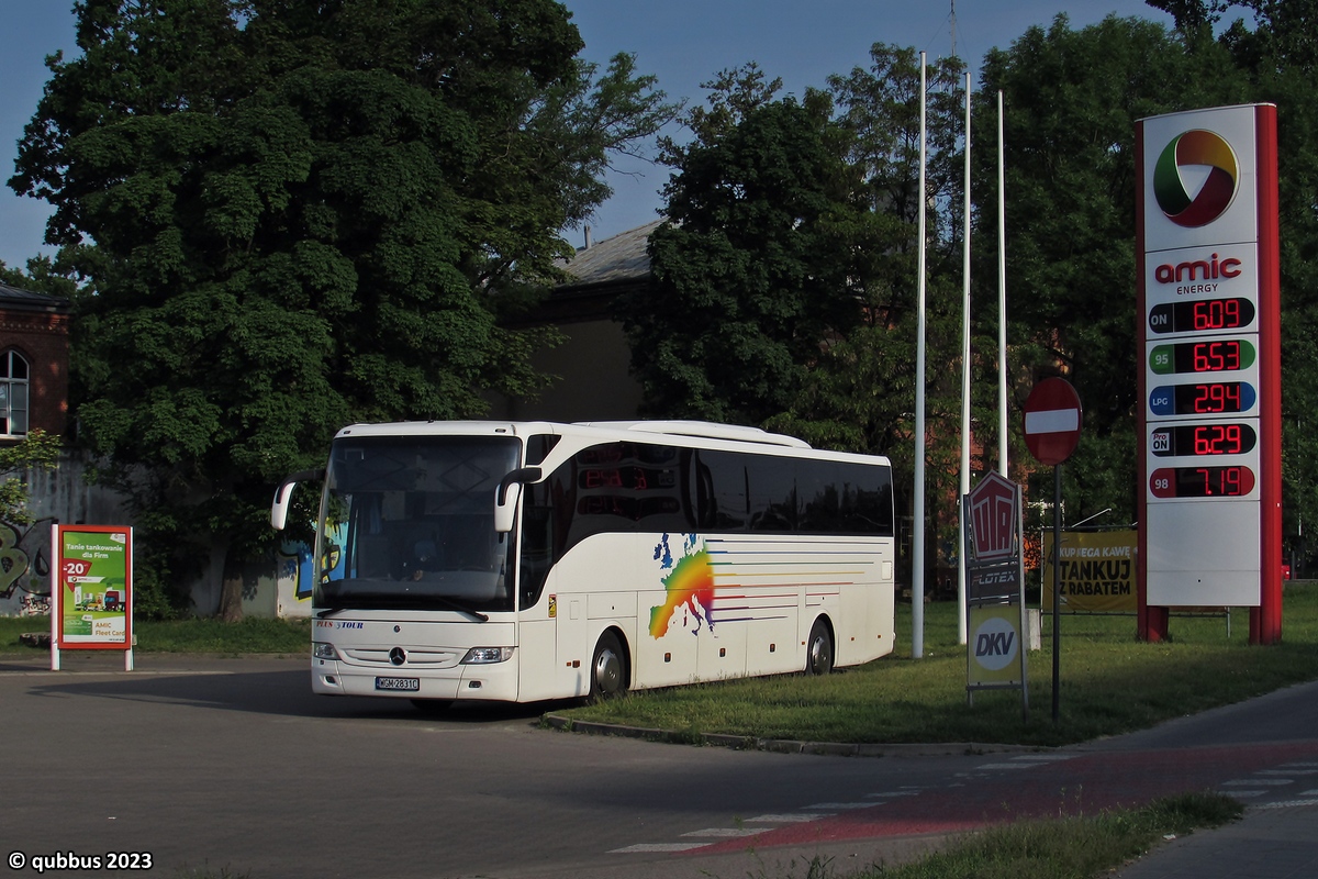 Mercedes-Benz Tourismo 16RHD/2 #WGM 2831C