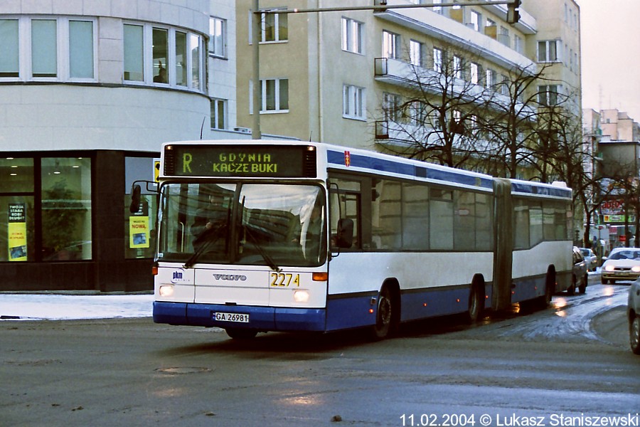 Volvo B10LA-52 / Carrus 204NU #2274