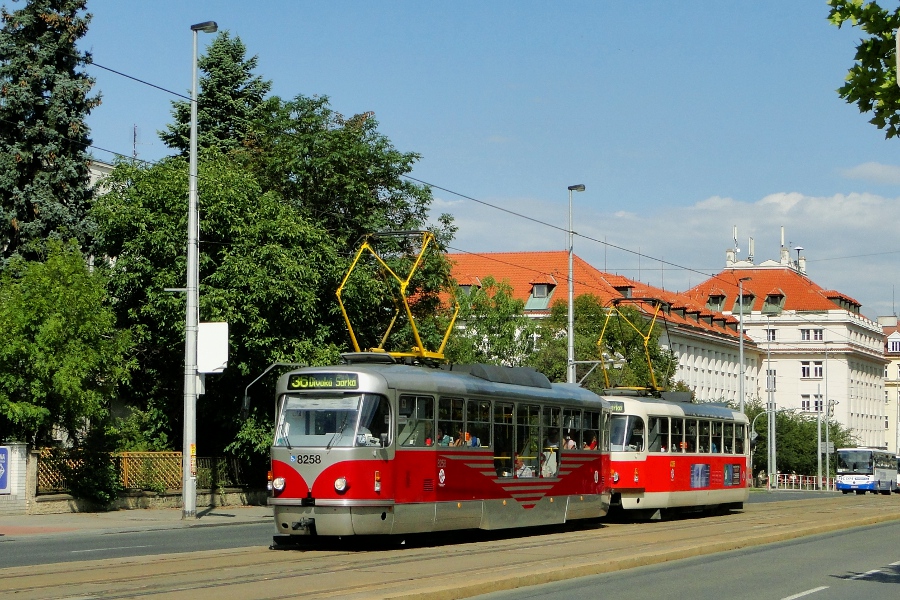 Tatra T3R.PLF #8258