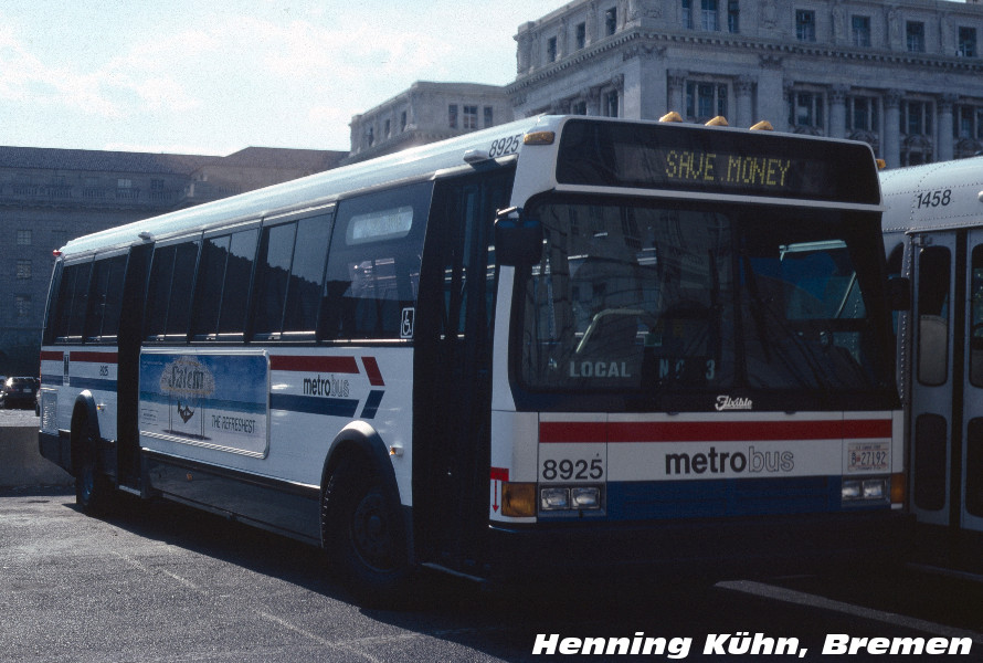 Flxible 40102-6T Metro A #8925